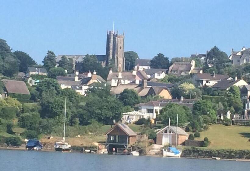 Bed and Breakfast Little Pengelly Farm
