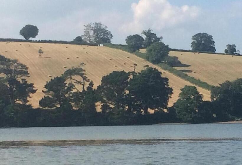 Bed and Breakfast Little Pengelly Farm