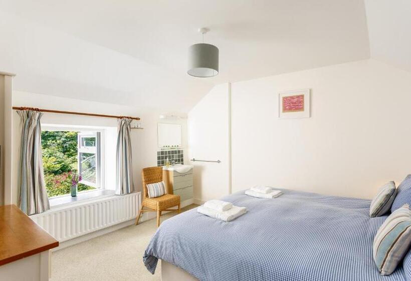 Bed and Breakfast Little Pengelly Farm