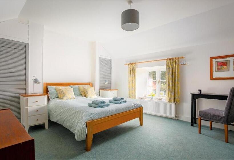 Bed and Breakfast Little Pengelly Farm