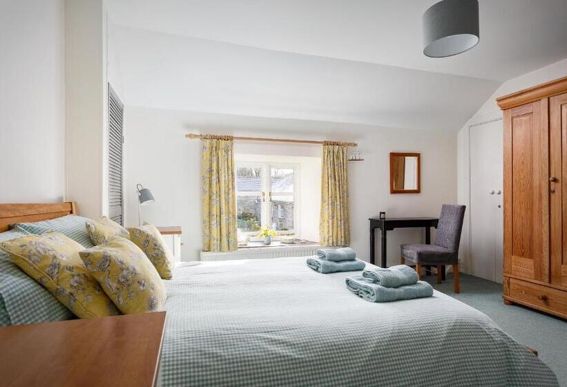 Bed and Breakfast Little Pengelly Farm