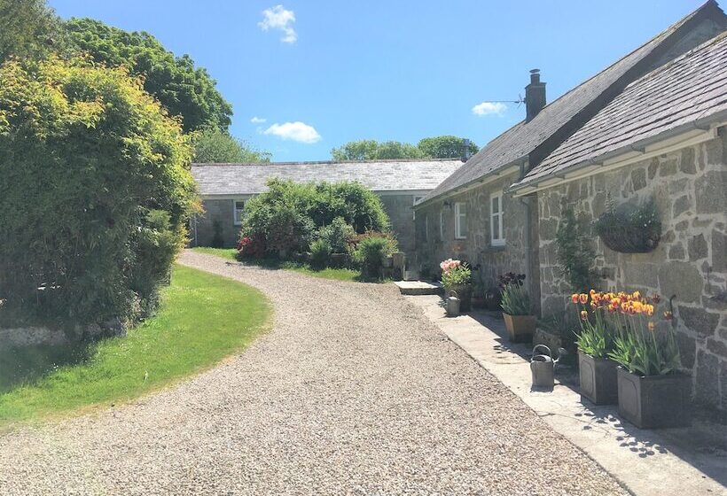 Bed and Breakfast Little Pengelly Farm