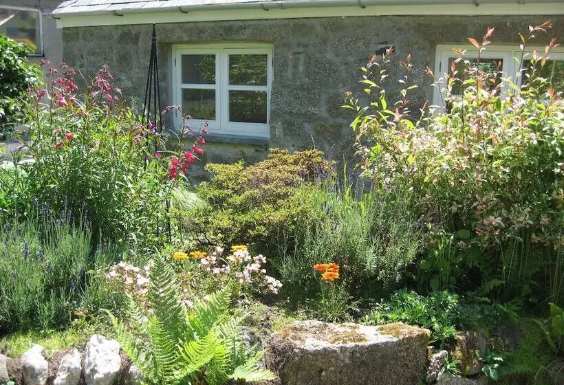 Aamiaismajoitus (B&B) Little Pengelly Farm