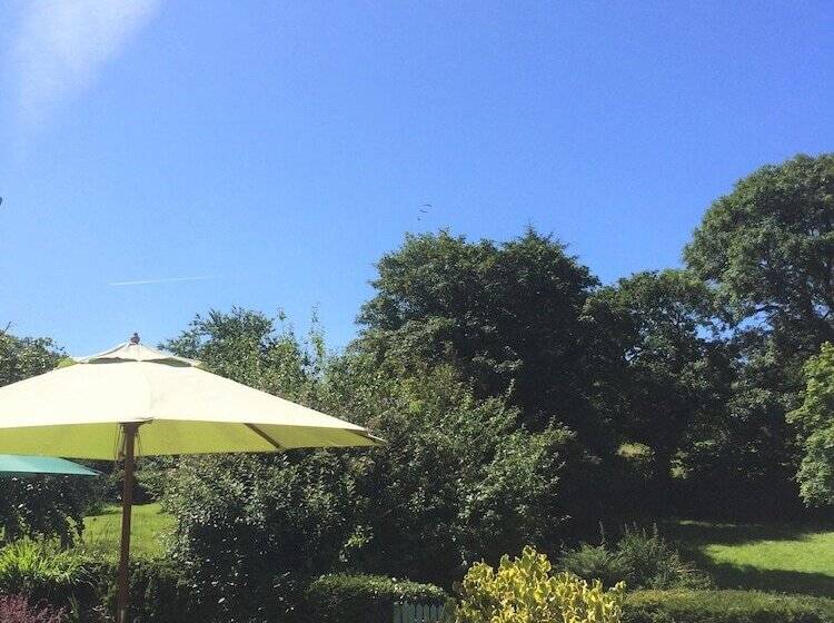 Bed and Breakfast Little Pengelly Farm