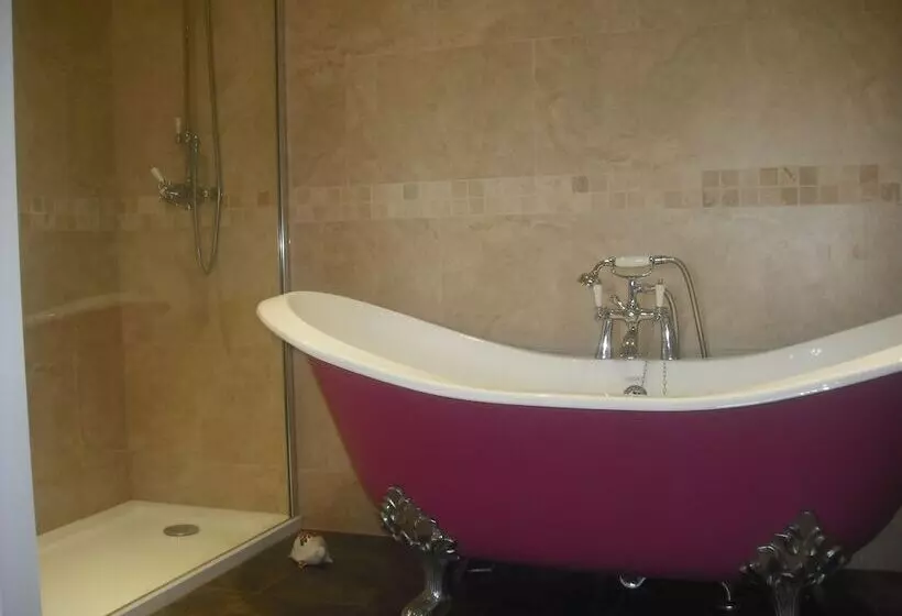 Clouds Bed And Breakfast