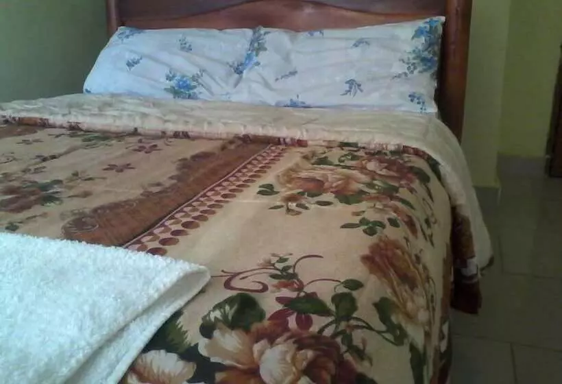 Georgies Harvest Motel