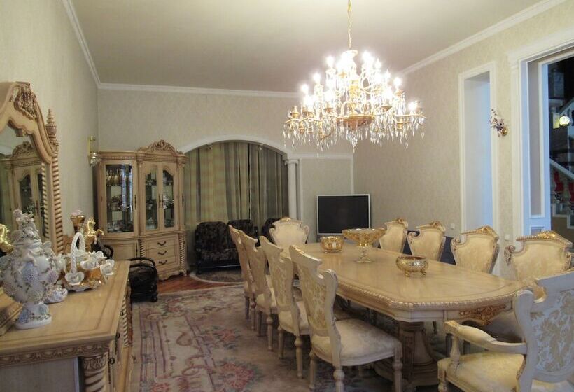 مسافرخانه Mir Abdullo