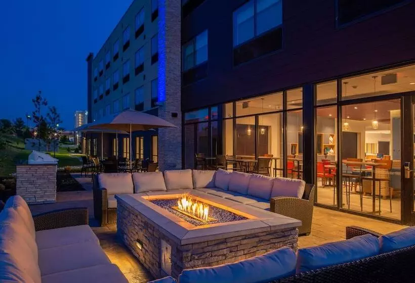 Hotelli Holiday Inn Express & Suites   Olathe West, An Ihg