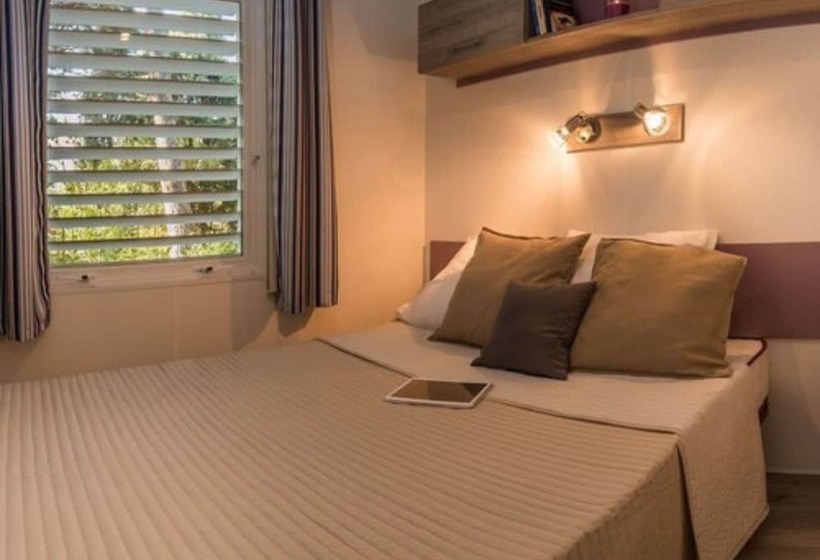 ホテル L Ecolodge L Etoile D Argens