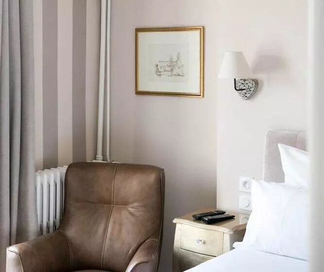 Hotelli Le Cotentin Appart Hôtels & Restaurant Le Cot