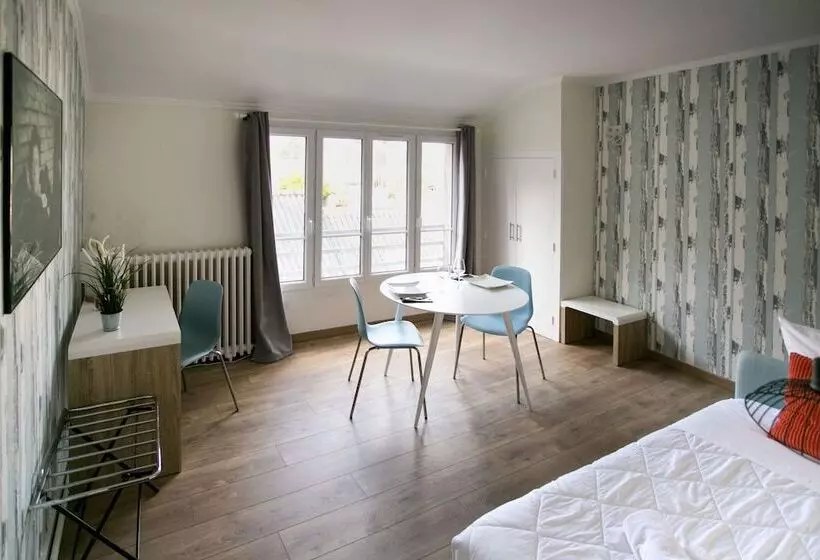 Hotelli Le Cotentin Appart Hôtels & Restaurant Le Cot