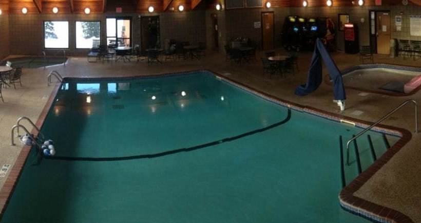 酒店 Oveson Pelican Lake Resort And Inn