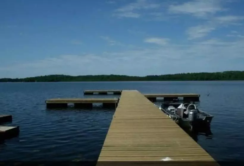 Hotelli Oveson Pelican Lake Resort And Inn