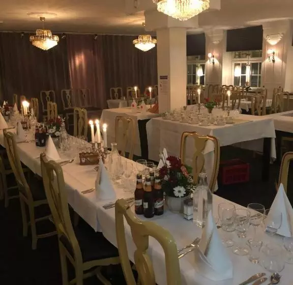 Hotelli Vardshuset Hwitan