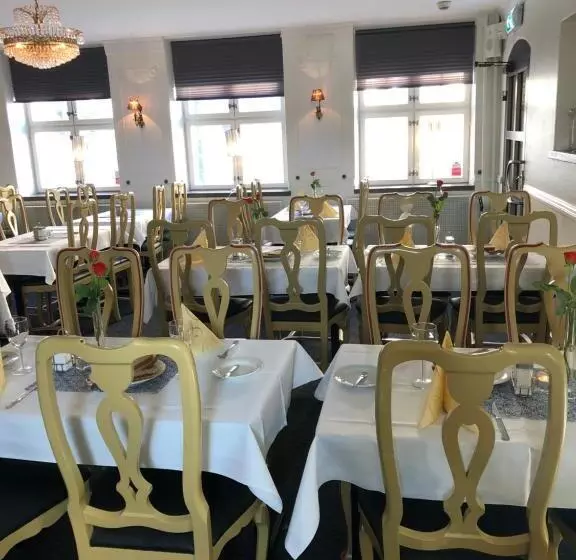 Hotelli Vardshuset Hwitan