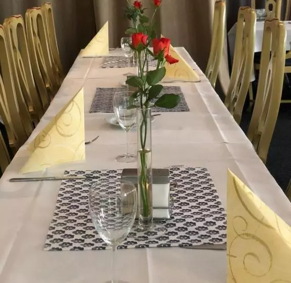 Hotelli Vardshuset Hwitan