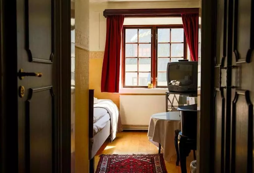 Hotelli Vardshuset Hwitan