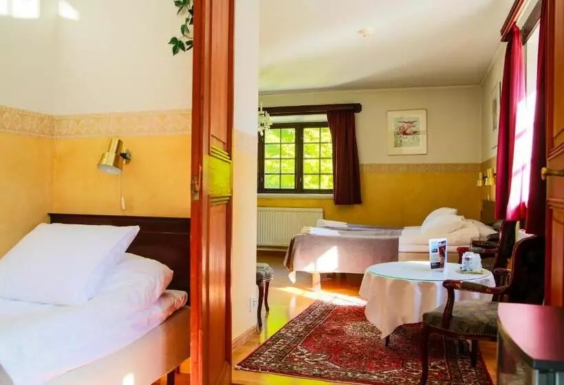 Hotelli Vardshuset Hwitan