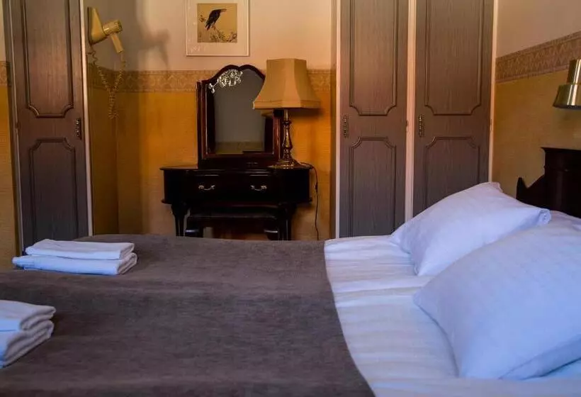 Hotelli Vardshuset Hwitan