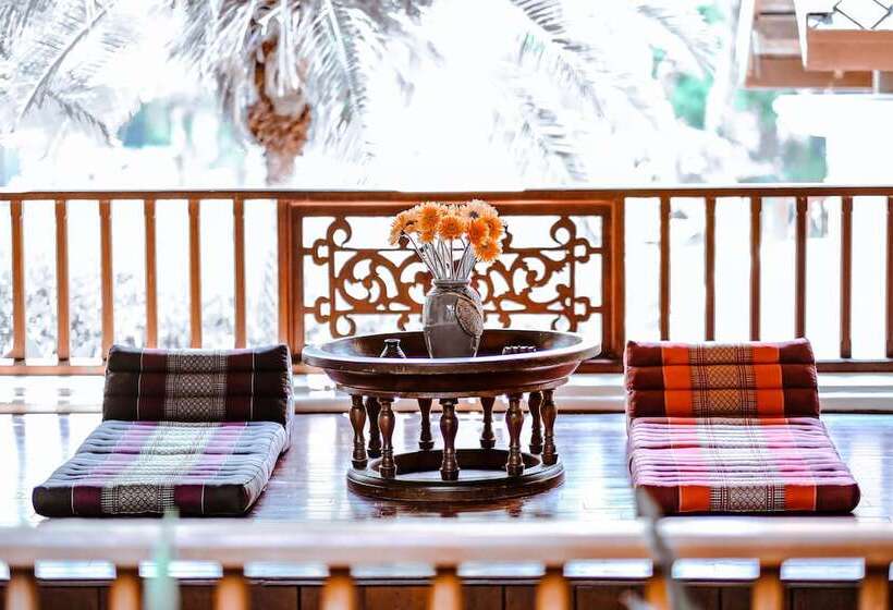 בית מלון כפרי Vila Villa Resort In Town