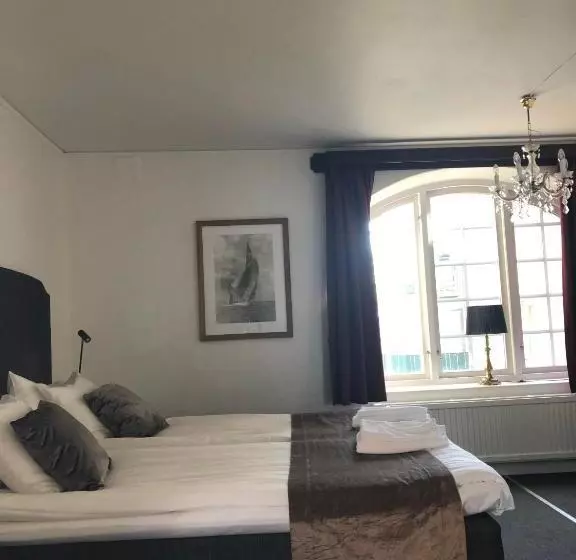 Hotelli Vardshuset Hwitan