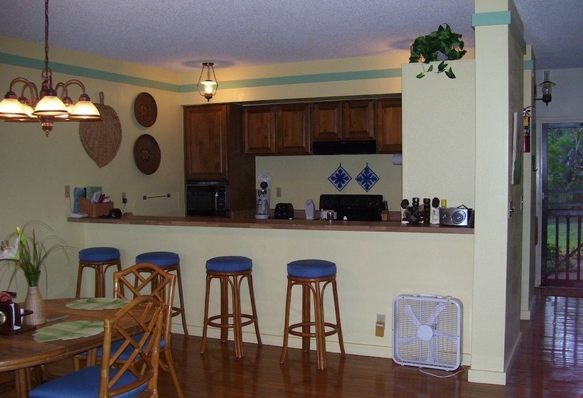 Molokai Vacation Properties – Paniolo Hale