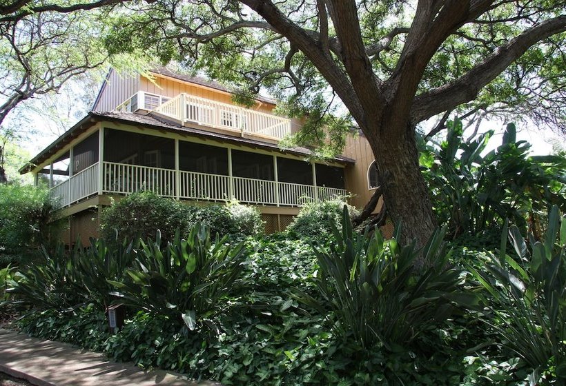 Molokai Vacation Properties – Paniolo Hale