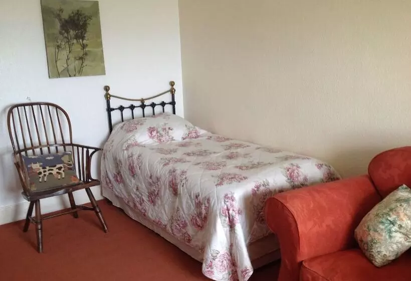 Trehane Farmhouse Bed And Breakfast, Working Farm