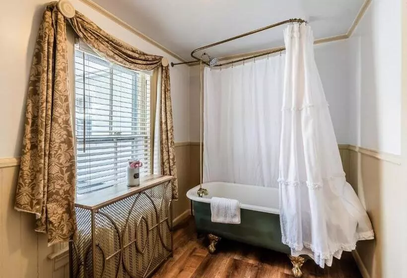 Westbrook Inn Bed And Breakfast