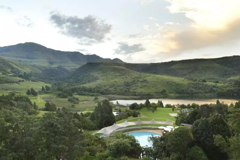 Отель Drakensberg Sun Resort