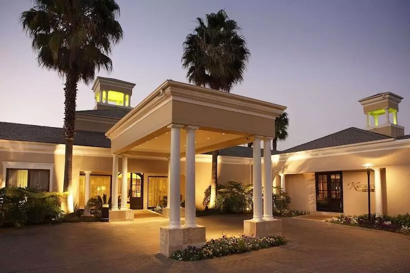 Отель Southern Sun Katherine Street