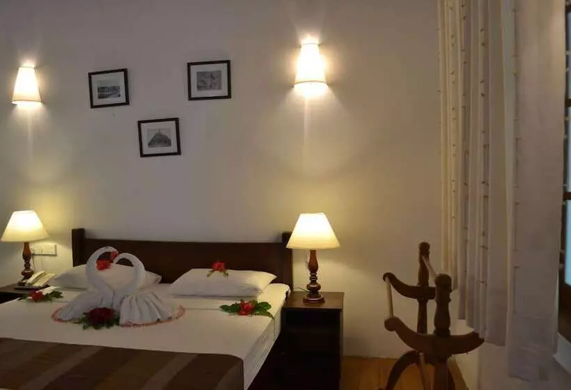 Отель The Sanctuary At Tissawewa