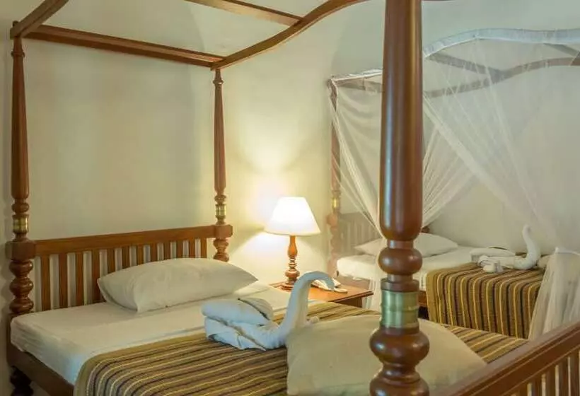 Отель The Sanctuary At Tissawewa