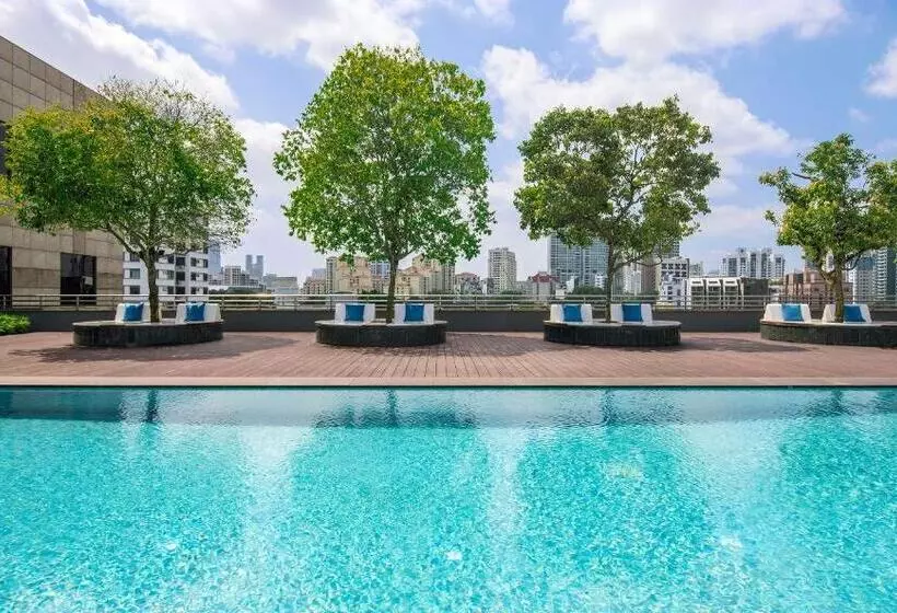 Residence Lanson Place Winsland, Singapore