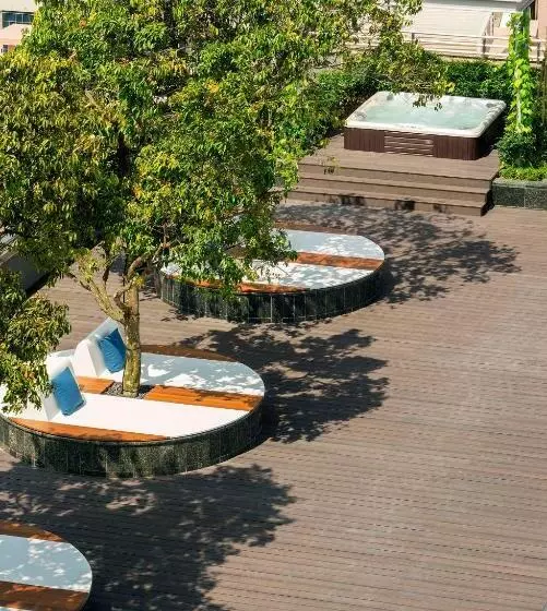Residence Lanson Place Winsland, Singapore