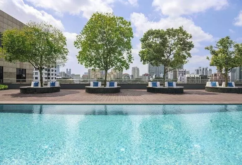 Residence Lanson Place Winsland, Singapore