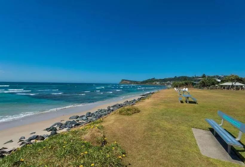 10t Beachfront Apartments