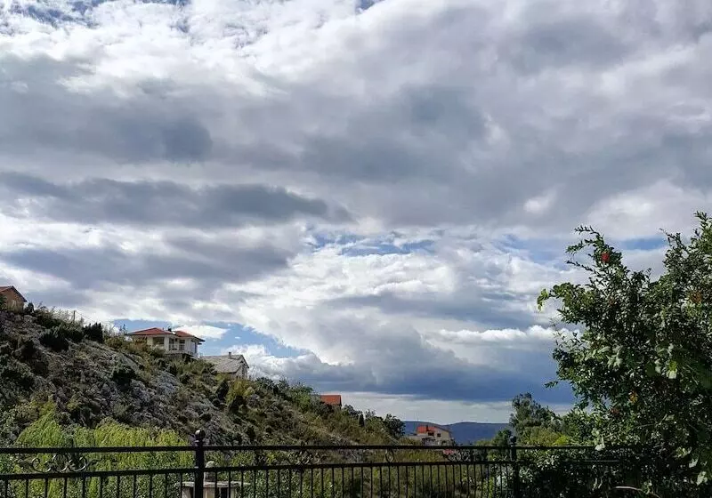تختخواب و صبحانه Villa Velagić