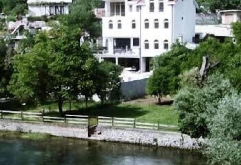 تختخواب و صبحانه Villa Velagić