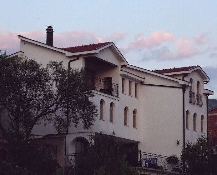 تختخواب و صبحانه Villa Velagić