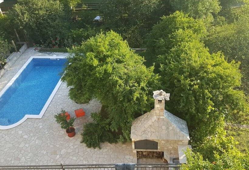 تختخواب و صبحانه Villa Velagić