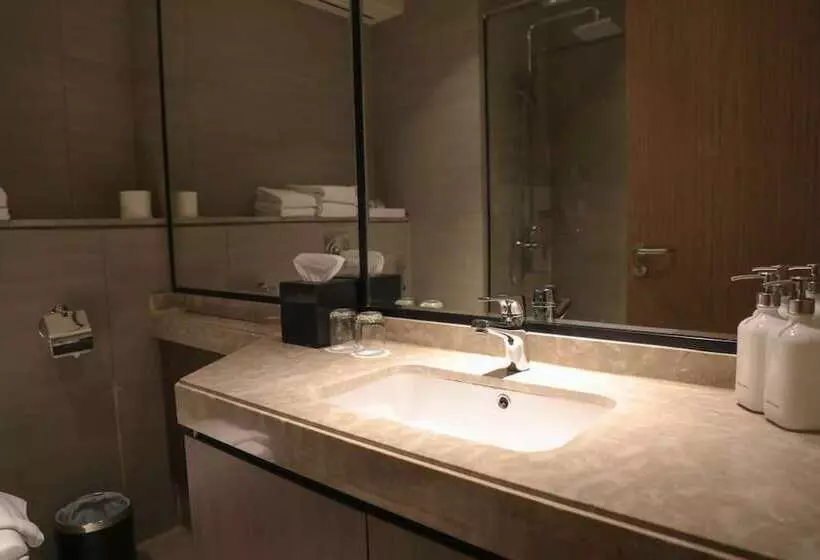 ホテル Abu Dhabi Airport  Terminal 1