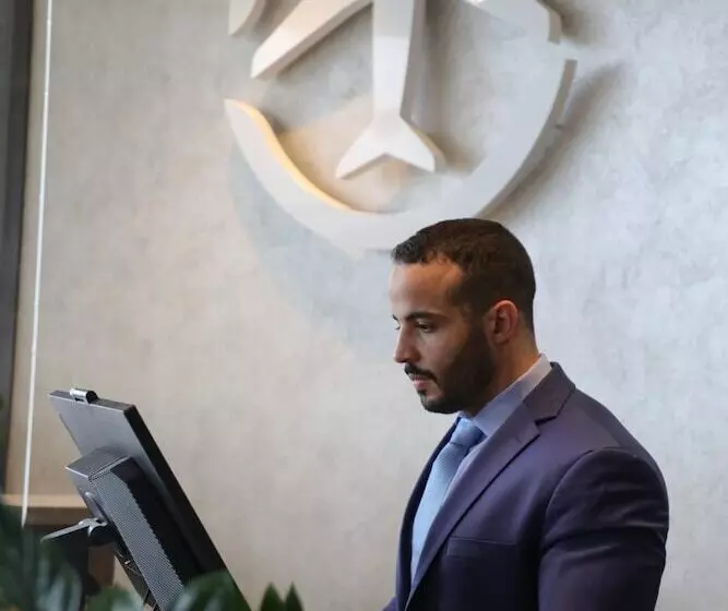 ホテル Abu Dhabi Airport  Terminal 1