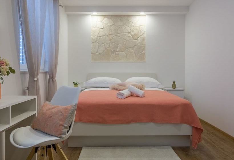 Apartment Franko Maris