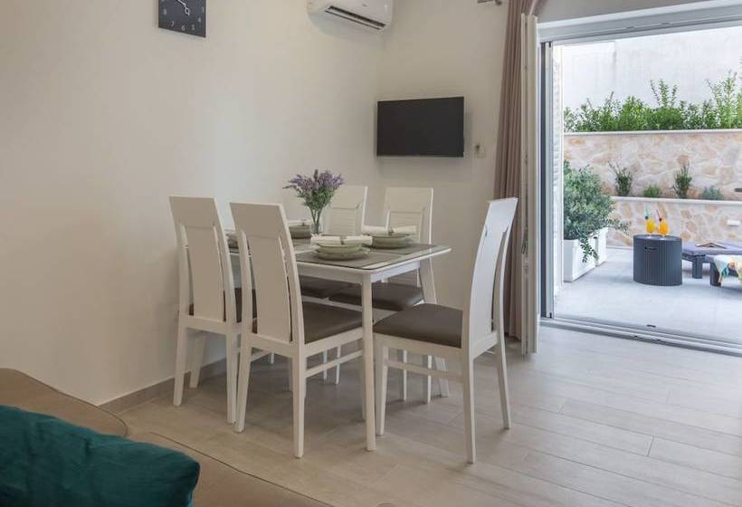 Apartment Franko Maris