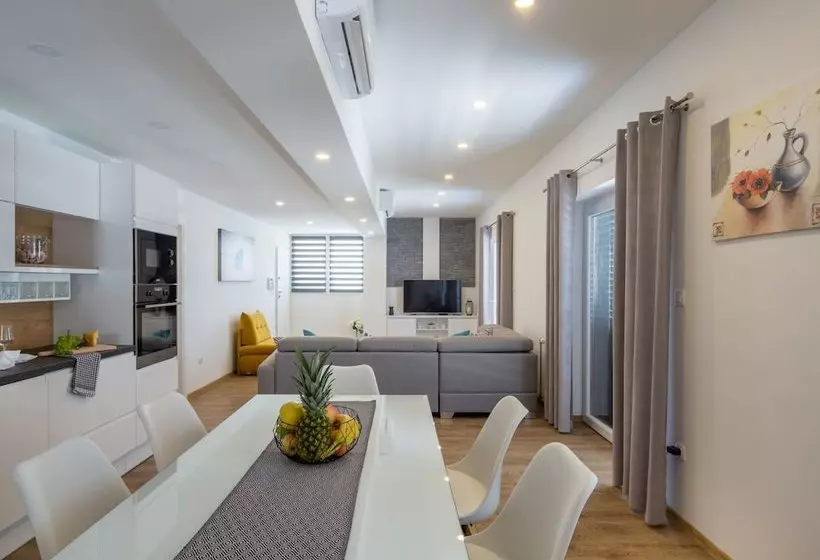 Apartment Franko Maris