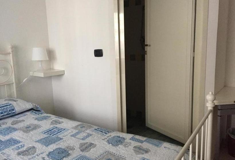 تختخواب و صبحانه Salerno Felix