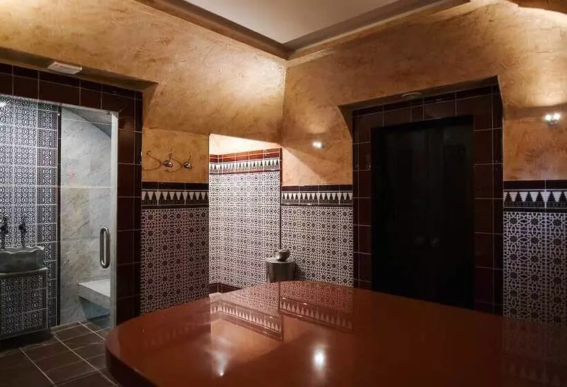 تختخواب و صبحانه Yagayaga Wellness Club