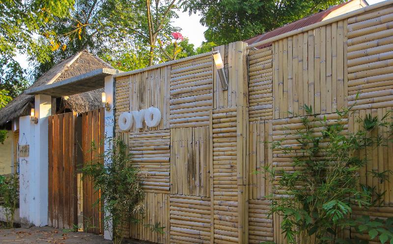 בית מלון כפרי Bale Gili Bungalow By Oyo Rooms