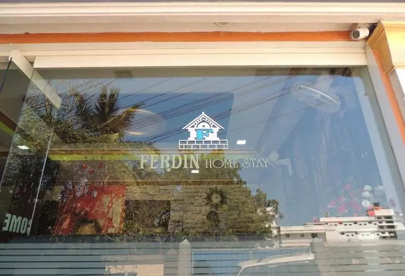 ホテル Ferdin Home Stay